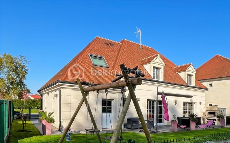 Demeure - 341 m² - 7 pièces