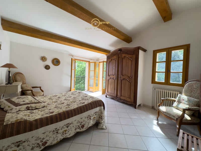 Propriété - 200 m² - 8 pièces