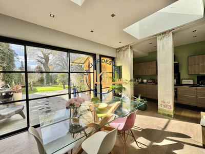 Maison - 215 m² - 7 pièces