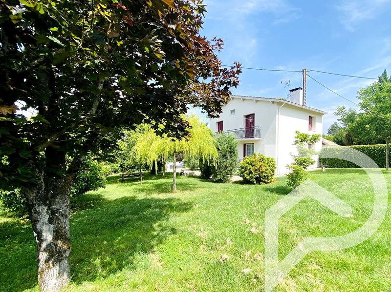 Maison - 99 m² - 4 pièces