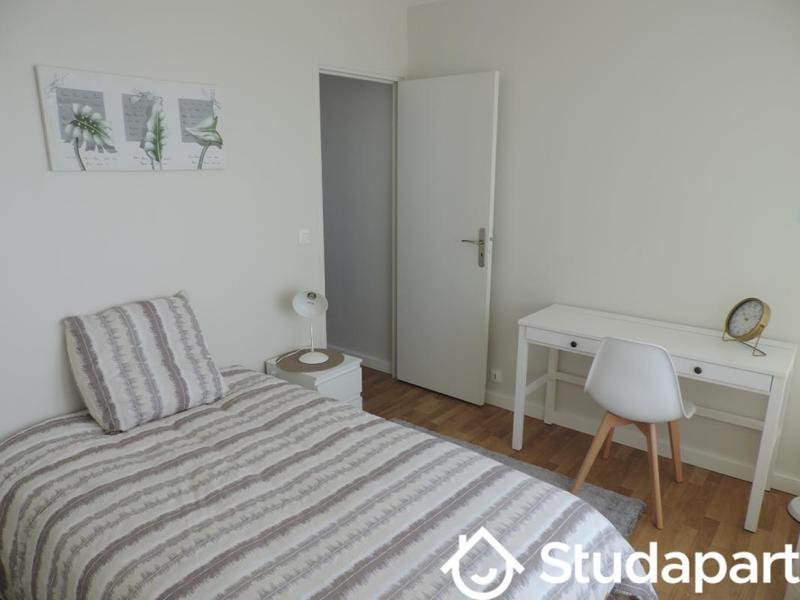 Chambre - 13 m² - 1 pièce