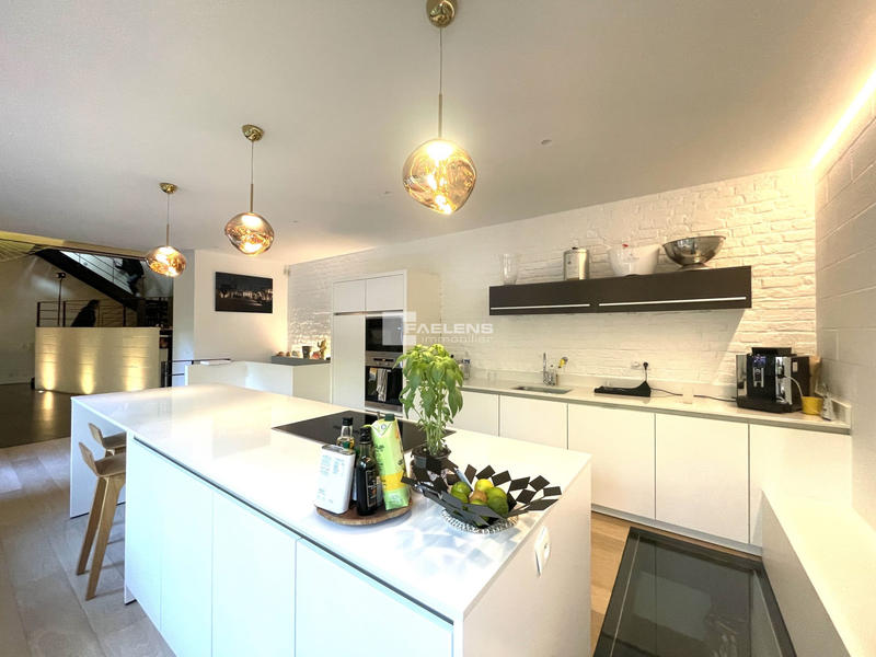 Loft - 217 m² - 5 pièces