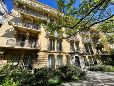 Appartement bourgeois - 144 m² - 6 pièces