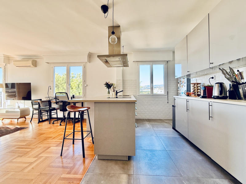 Appartement - 80 m² - 3 pièces