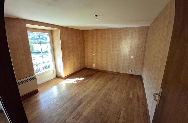 Maison en pierre - 106 m² - 4 pièces