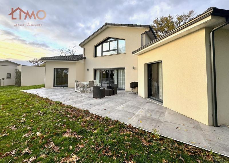 Maison - 168 m² - 7 pièces