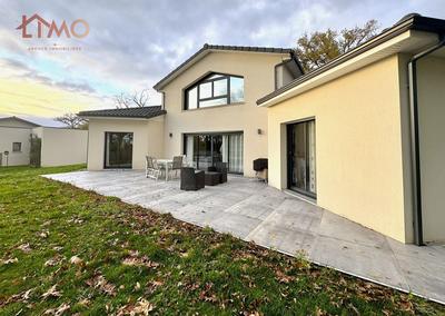 Maison - 168 m² - 7 pièces