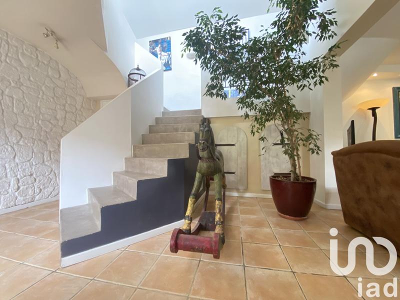 Maison - 241 m² - 6 pièces