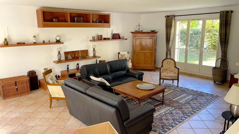 Maison - 202 m² - 7 pièces