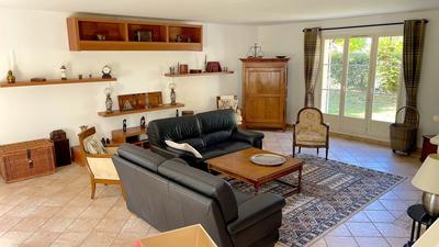 Maison - 202 m² - 7 pièces