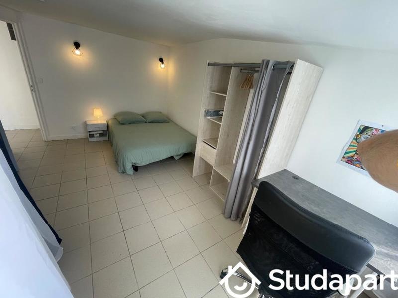 Chambre - 13 m² - 1 pièce