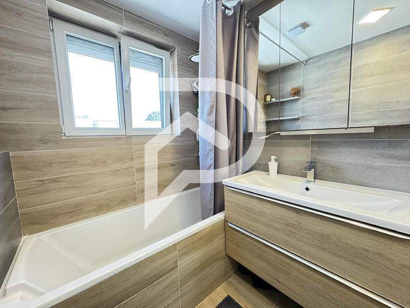 Maison - 85 m² - 4 pièces