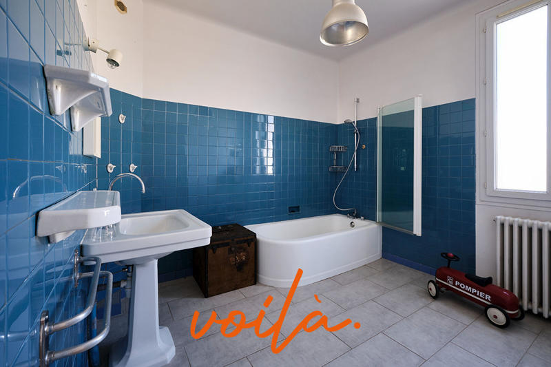 Maison - 219 m² - 7 pièces