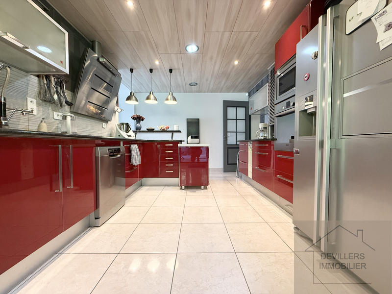 Maison - 220 m² - 5 pièces