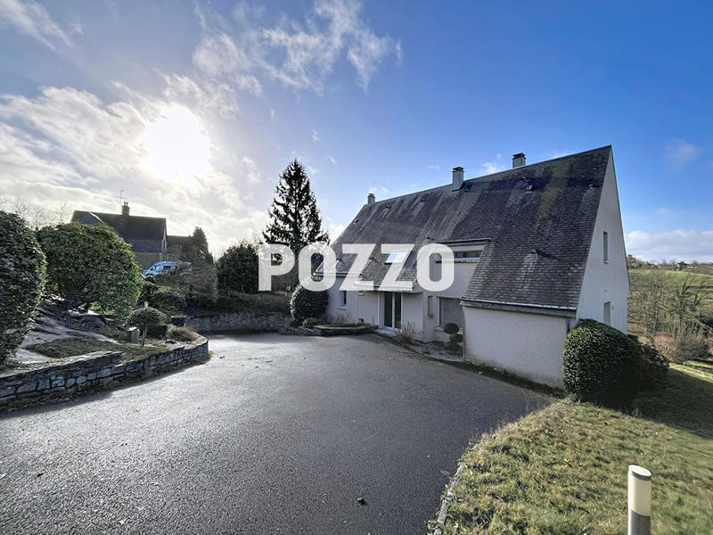 Maison - 177 m² - 9 pièces