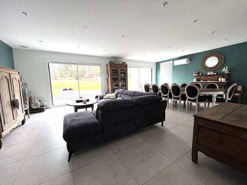 Maison - 200 m² - 10 pièces