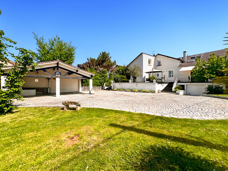 Maison - 184 m² - 6 pièces