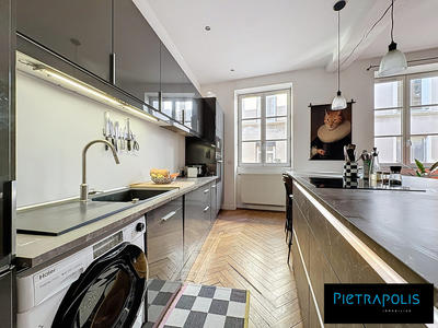 Appartement - 90 m² - 4 pièces