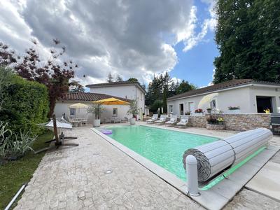 Villa - 230 m² - 7 pièces