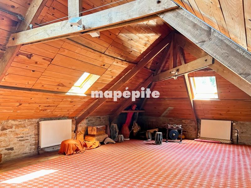 Maison - 1 275 m² - 19 pièces