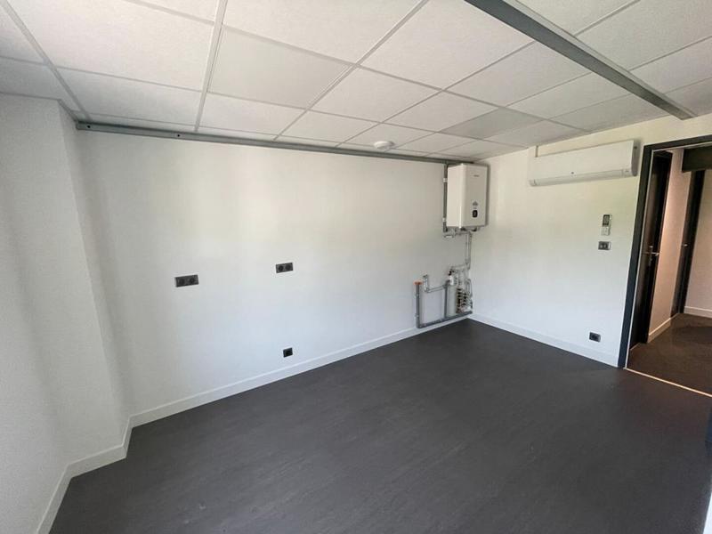 Entrepôt - 268 m²