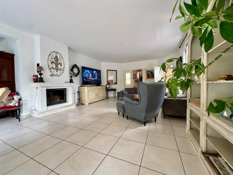 Maison - 238 m² - 7 pièces