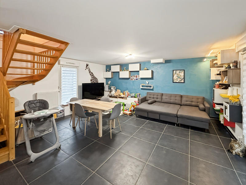 Maison - 90 m² - 5 pièces