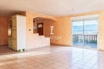 Maison - 104 m² - 5 pièces