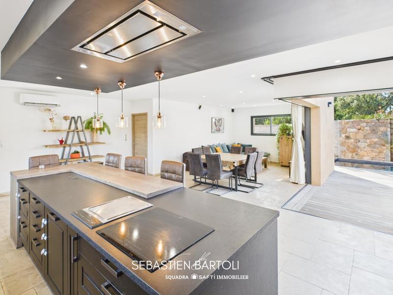 Maison - 145 m² - 4 pièces