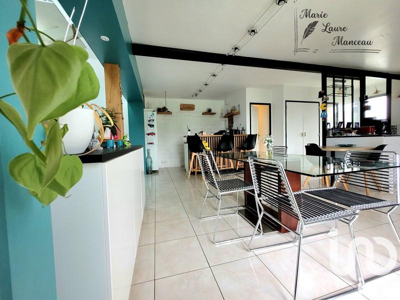 Maison - 176 m² - 8 pièces