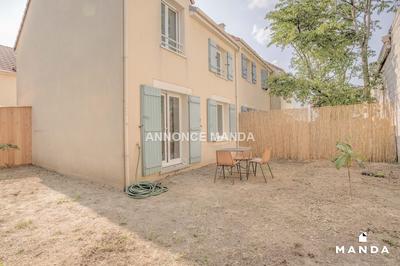 Chambre - 9 m² - 4 pièces