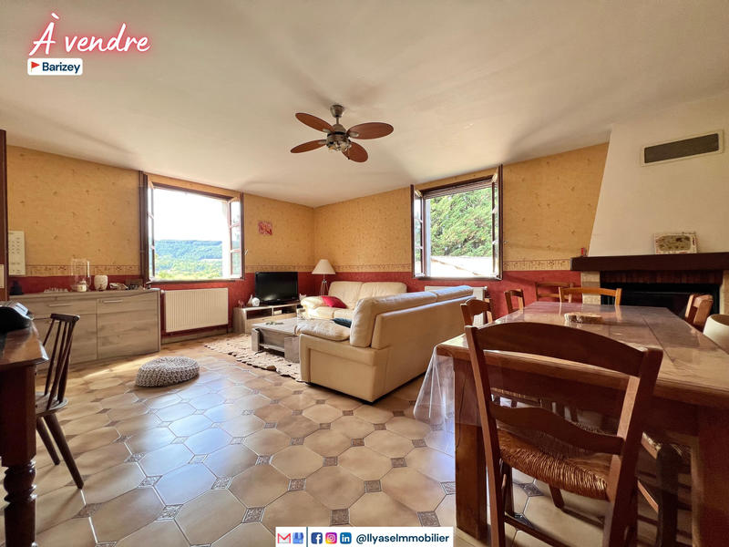 Maison - 289 m² - 10 pièces