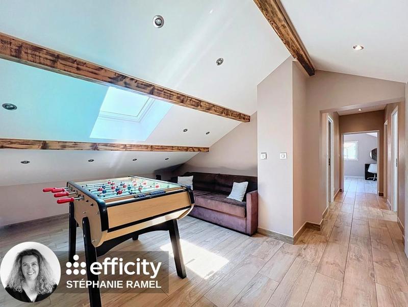 Maison - 150 m² - 8 pièces