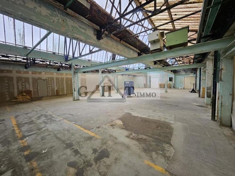 Entrepôt - 2 856 m²