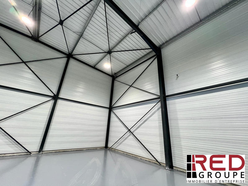Entrepôt - 319 m²
