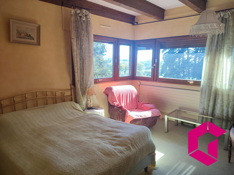 Villa - 250 m² - 11 pièces