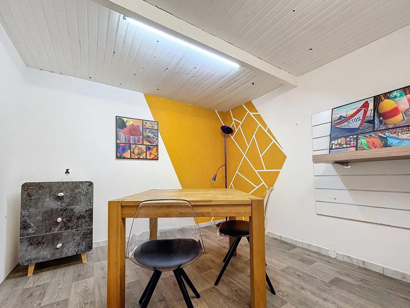 Fonds de commerce - Magasins - 152 m²