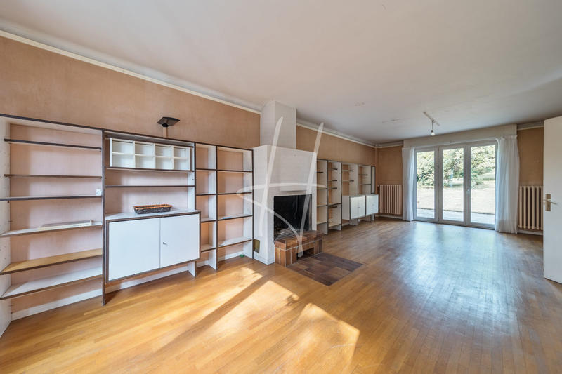 Maison - 221 m² - 7 pièces