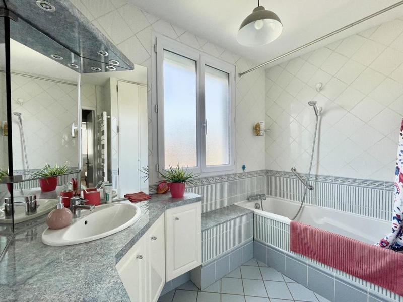 Appartement ancien - 136 m² - 5 pièces