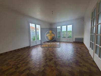 Maison - 83 m² - 5 pièces