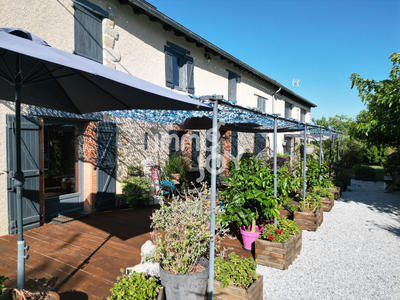 Maison - 210 m² - 5 pièces