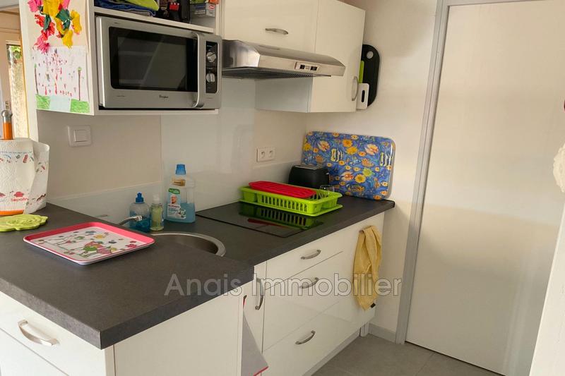 Mazet - 30 m² - 3 pièces