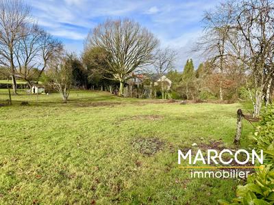 Terrain constructible - 712 m²
