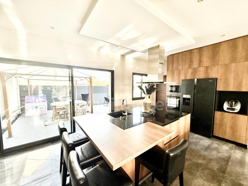 Maison - 193 m² - 7 pièces