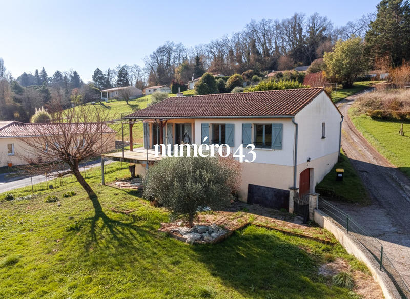 Maison traditionnelle - 96 m² - 4 pièces