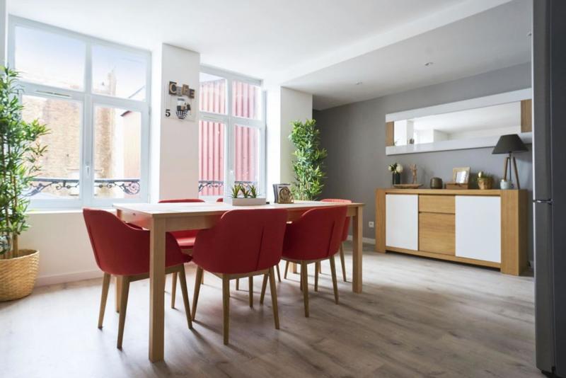 Appartement - 98 m² - 6 pièces