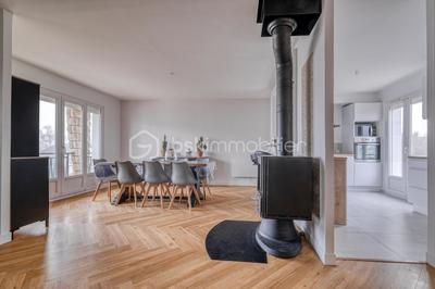 Maison - 94 m² - 5 pièces