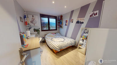 Appartement - 80 m² - 4 pièces