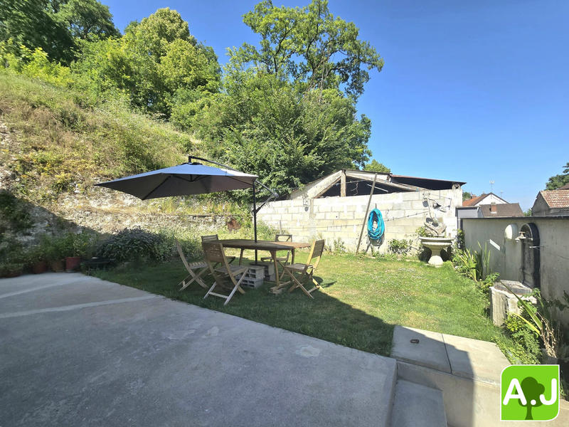 Maison - 92 m² - 5 pièces