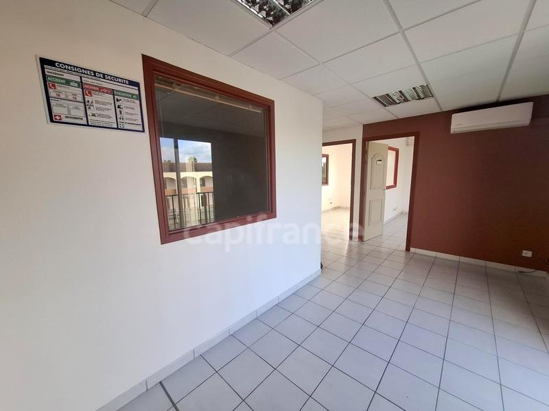 Bureau - 116 m² - 7 pièces